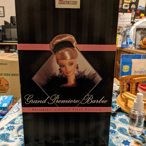 Grand Premiere Barbie - Picture 2 of 8